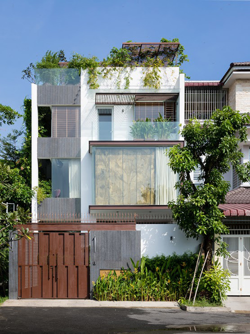 Thiết kế nhà có bể cá cảnh đẹp ở Sài Gòn